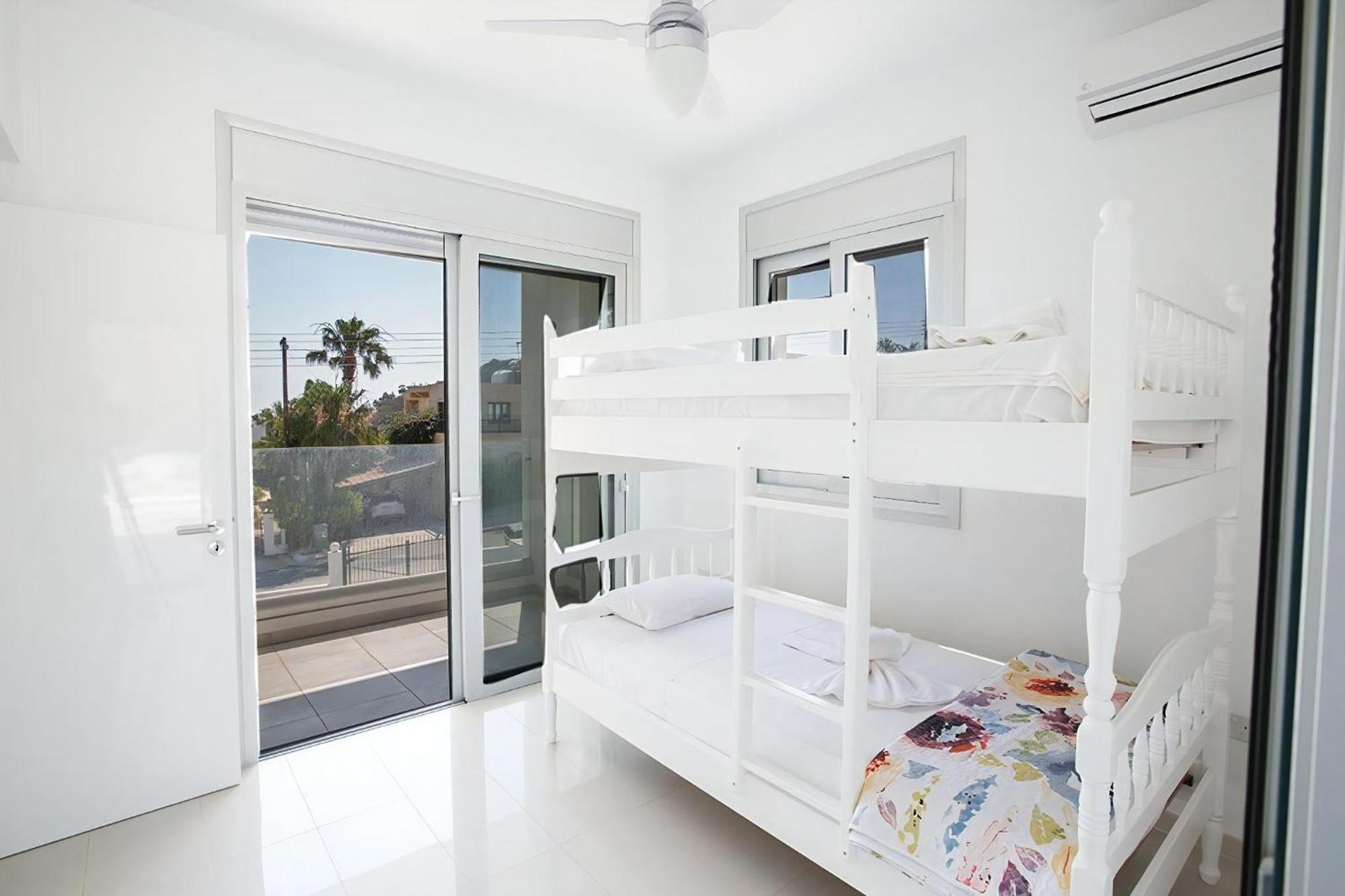 Villa Protara Chrysos - Beautiful 5 Bedroom Protaras Villa - Walking Distance To Fig Tree Bay Kültér fotó