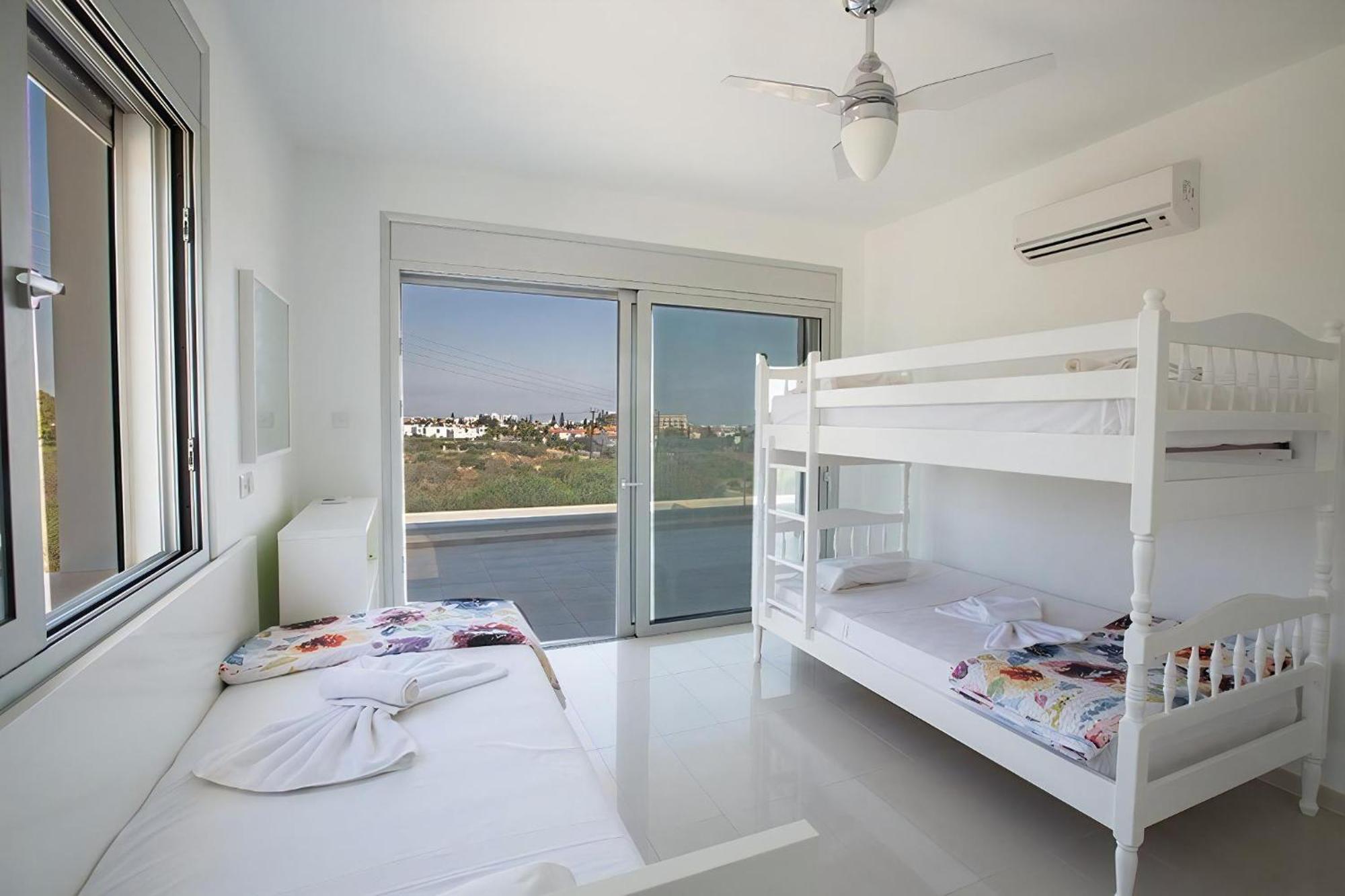 Villa Protara Chrysos - Beautiful 5 Bedroom Protaras Villa - Walking Distance To Fig Tree Bay Kültér fotó