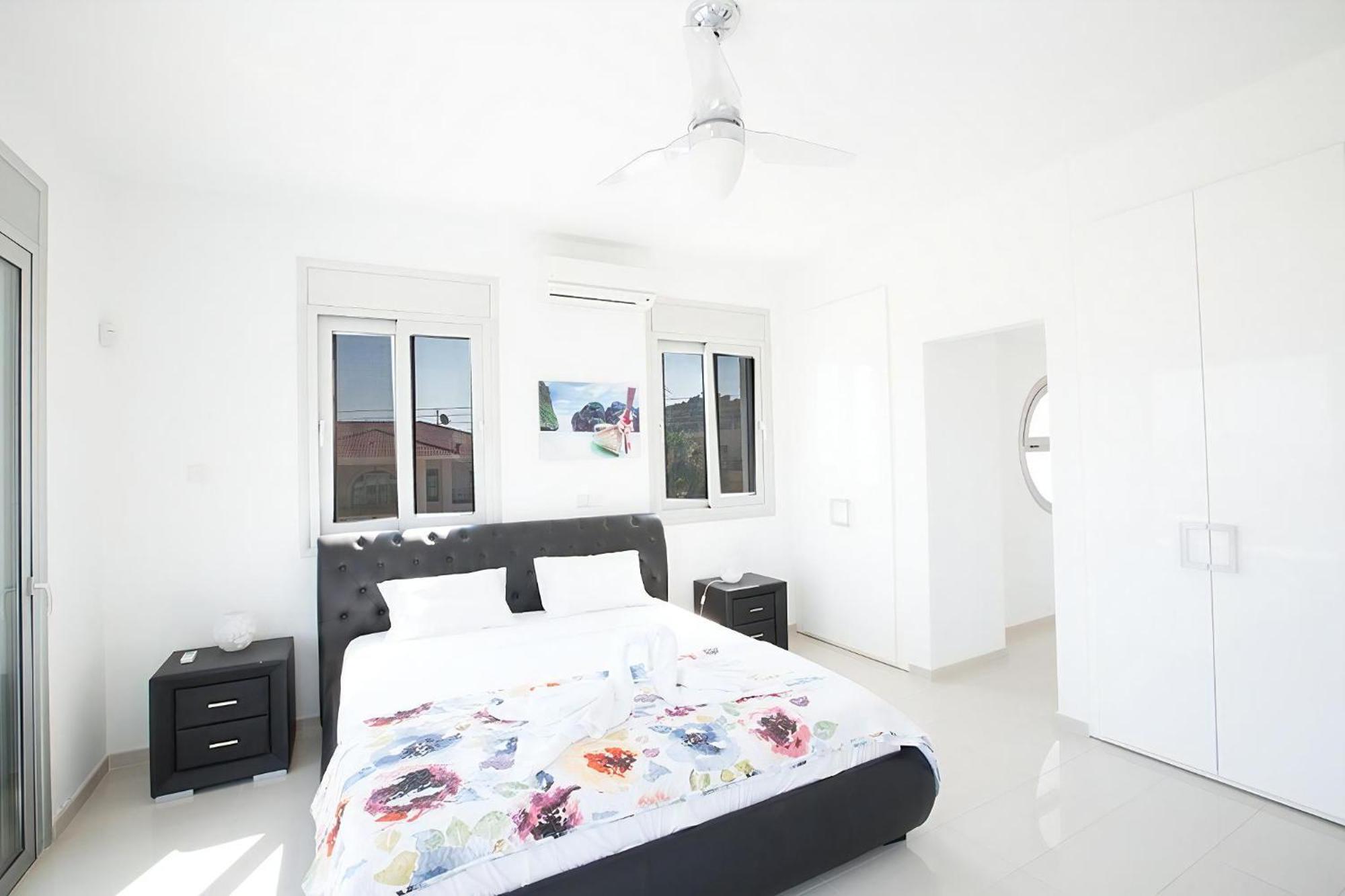 Villa Protara Chrysos - Beautiful 5 Bedroom Protaras Villa - Walking Distance To Fig Tree Bay Kültér fotó