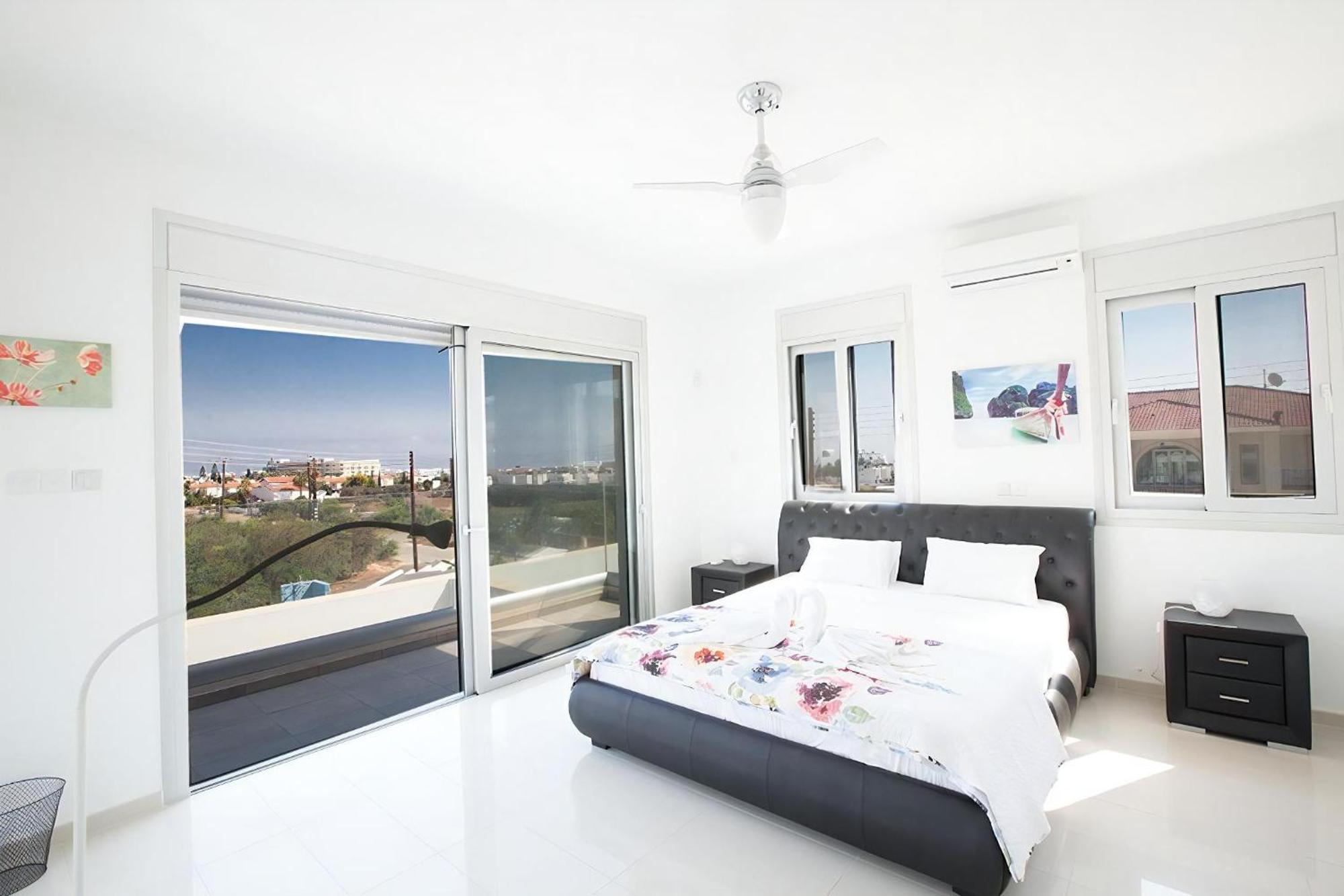 Villa Protara Chrysos - Beautiful 5 Bedroom Protaras Villa - Walking Distance To Fig Tree Bay Kültér fotó